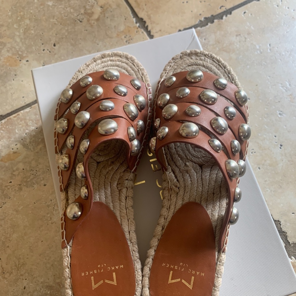 NIP Marc Fisher sandals. Women size 7M - Picture 2 of 3